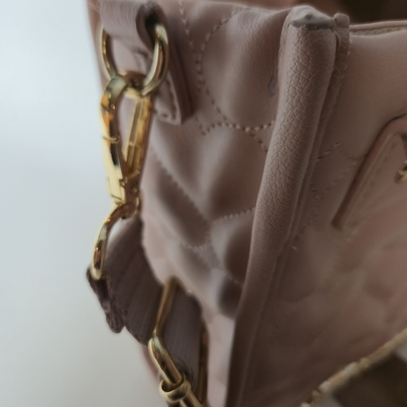 Juicy Couture Pink Quilted Heart Bag With Wide Adjustable Strap - Picture 11 of 16